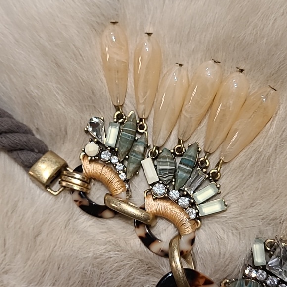 *2/$30 summer clearout* EUC Statement necklace - Picture 2 of 4